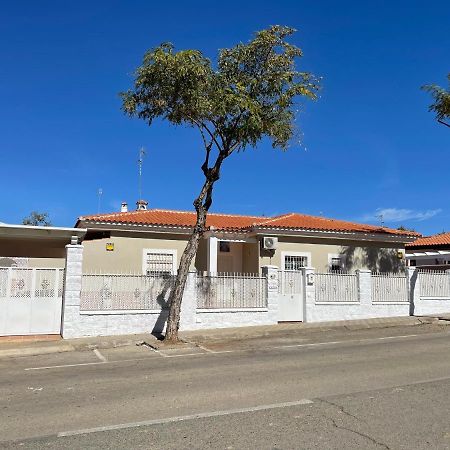 Villa Triana Sevilla Exteriör bild