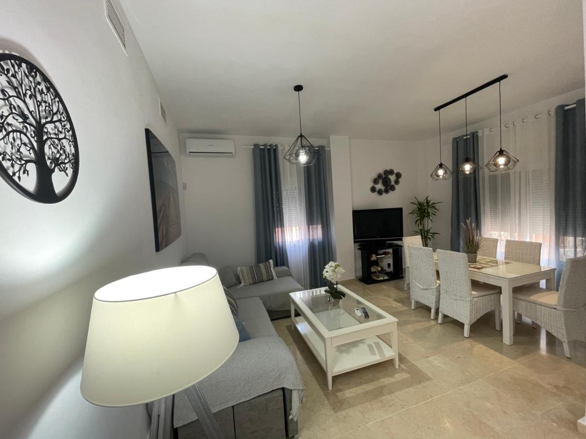 Villa Triana Sevilla Exteriör bild