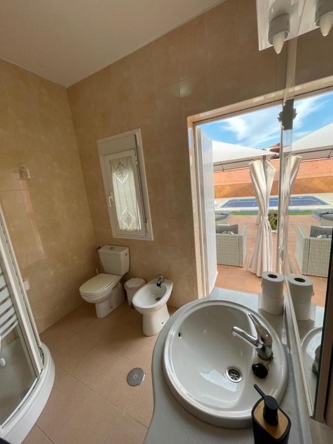 Villa Triana Sevilla Exteriör bild