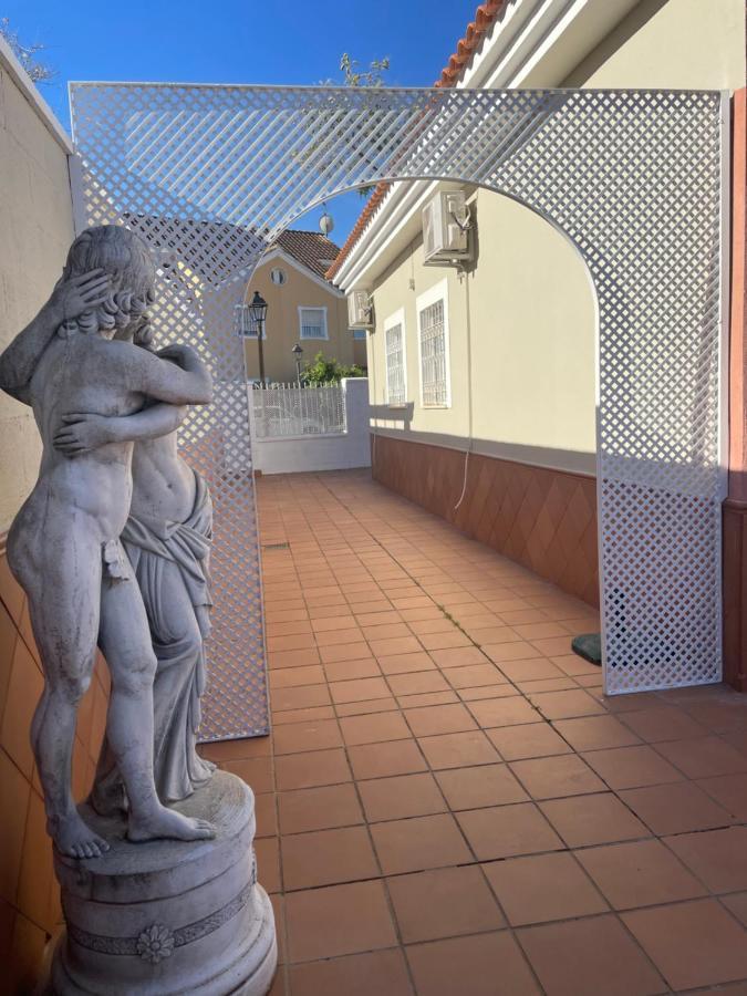 Villa Triana Sevilla Exteriör bild